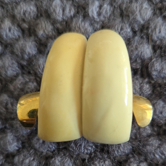 Jewelry - Yellow and Gold Statement Ring